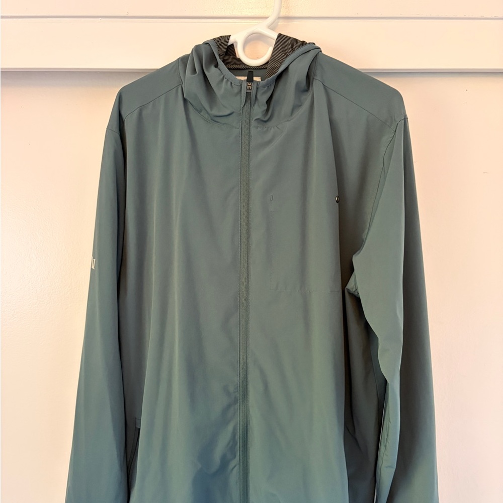 Vuori
Outdoor Trainer Shell Jacket - Men's
Color: Pacific Linen Texture